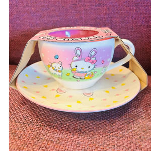 Hello Kitty Teacup set 6.7 0z super adorable